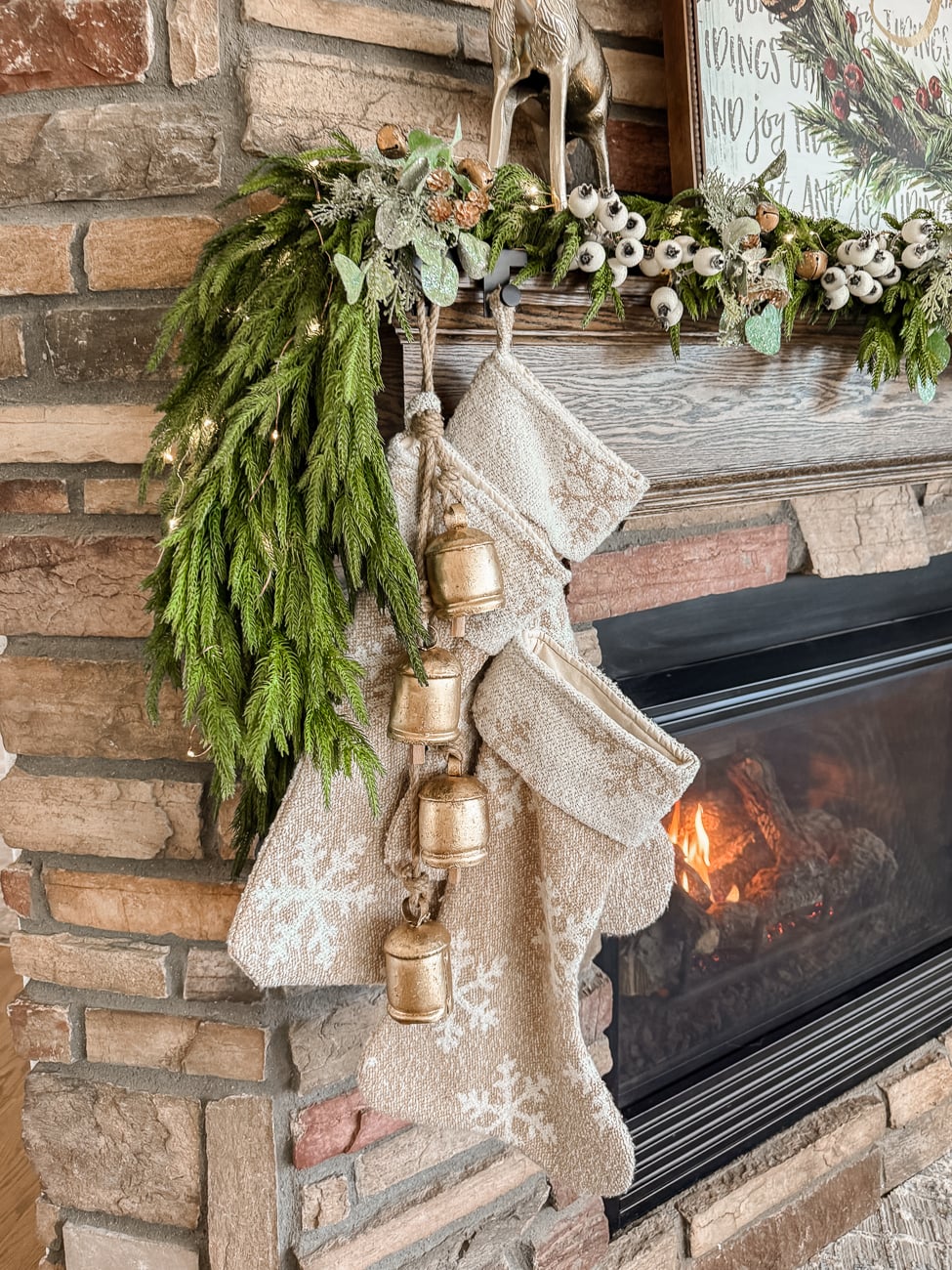 Traditional Christmas Mantle